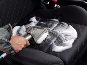 pulizia della tappezzeria dell'auto