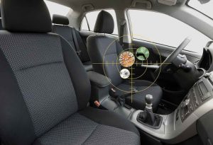 Coronavirus, come pulire a fondo l'auto